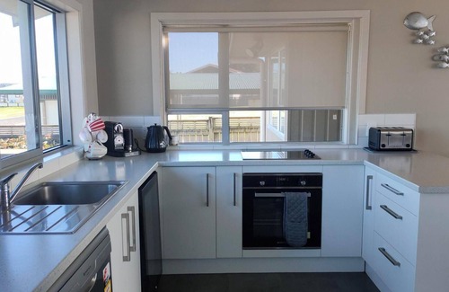 Pukehina House | The perfect location - Right On The Beach!