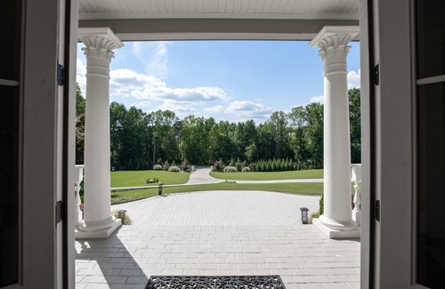 Cumming House | The Perfect Luxury Getaway! Weddings Welcome!
