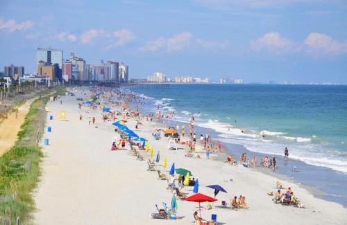 North Myrtle Beach House | The Perfect Pairing: Golf Course Views & Beach Days