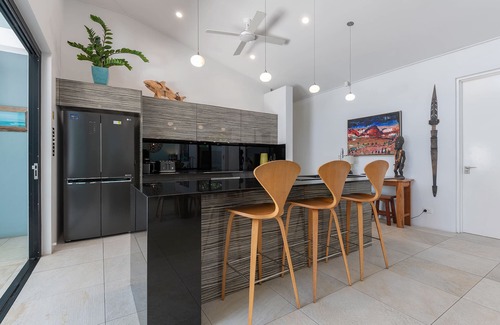 Port Douglas House | The Perfect Port Douglas Luxury Getaway only 150 meters to beach.