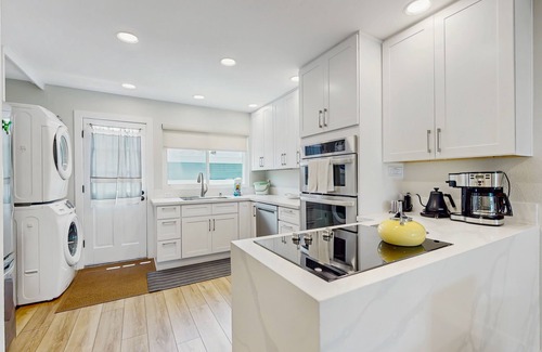 Crown Point Condo | The Perfect San Diego Getaway – Beachfront Bliss, Comfort, and Convenience Await