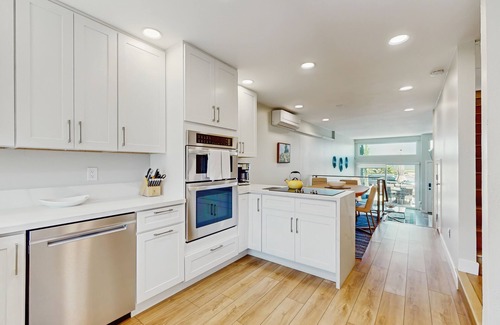 Crown Point Condo | The Perfect San Diego Getaway – Beachfront Bliss, Comfort, and Convenience Await