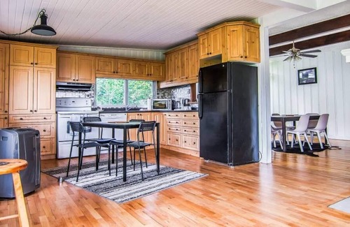 Saint-Sauveur Apartment | The Perfect Ski Getaway: Cozy Cottage With a View