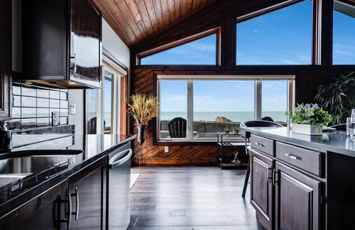 Leamington Cottage | The Perfect Waterfront Retreat