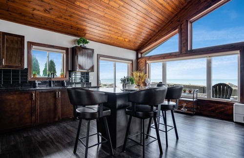 Leamington Cottage | The Perfect Waterfront Retreat