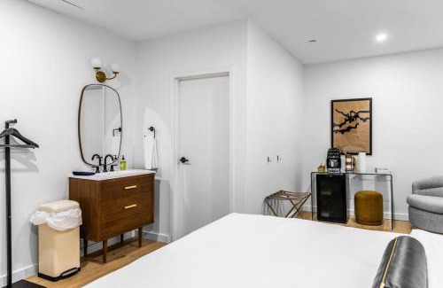 Bangor Apartment | The Phenix Historic DWTN Hotel, King Bed, Room # 306