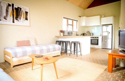Otane Cottage | 'The Phoenix on Miller' Modern loft style