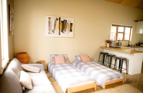 Otane Cottage | 'The Phoenix on Miller' Modern loft style