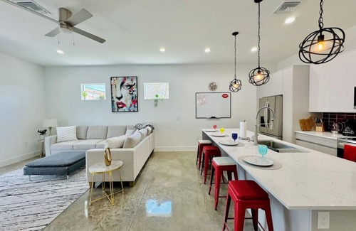 East Naples House | The Pickleball Haven of Naples - Scarlet Dream