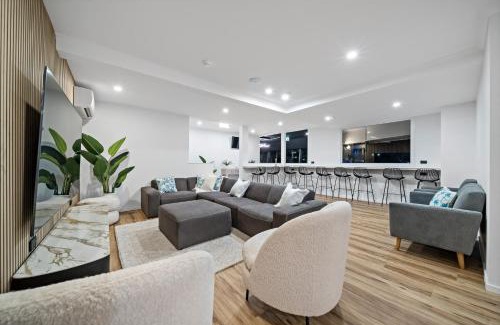 Townsville Hotel | The Pier Pods on the water- 50m from Townsville bus terminal and ferry terminal