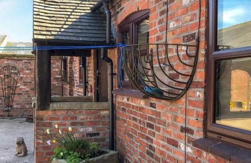 Winterley House | The Pigsty - Uk30945