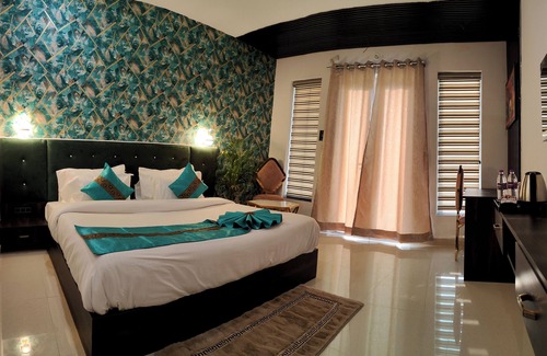 Varanasi Resort | The Pinaki resort & Club