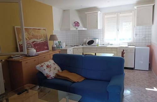 Carcassonne House | THE PINE HOUSE