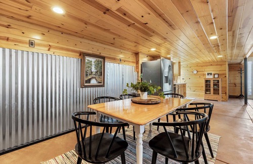 North Fork House | The Pine Loft Family-Friendly Nature Retreat