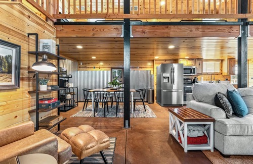 North Fork House | The Pine Loft Family-Friendly Nature Retreat