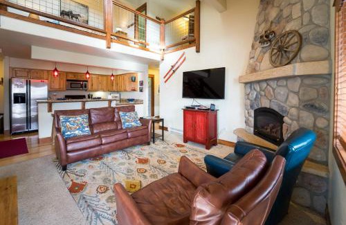 Steamboat Springs Apartment | The Pines at Ore House 304 PH4