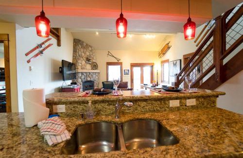 Steamboat Springs Apartment | The Pines at Ore House 304 PH4