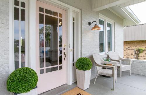 Woodland in Waverly House | The Pink Door Beauty Stunning and Fresh