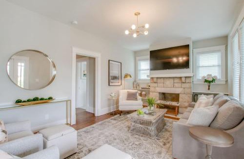 Woodland in Waverly House | The Pink Door Beauty Stunning and Fresh