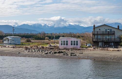 Sequim House | The Pink House - Dungeness Waterfront Home
