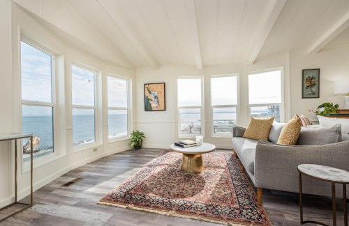 Sequim House | The Pink House - Dungeness Waterfront Home