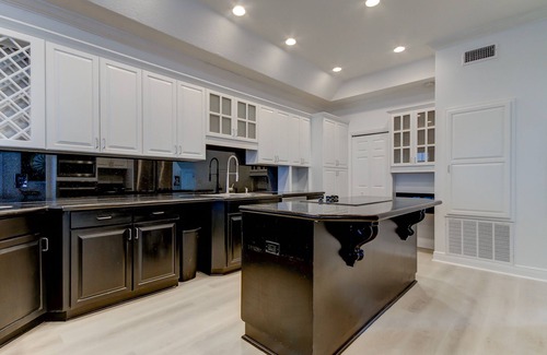 Belleair Beach House | The Pink Palace- Gulf front townhouse with private pool & large patio, sleeps 12