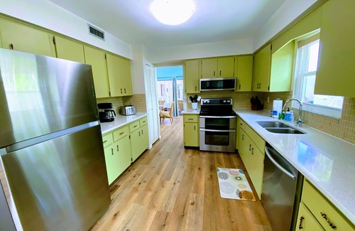 Bay Isle House | The Pink Palm on Siesta Key