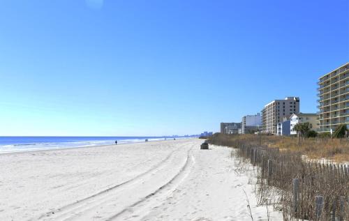 Crescent Beach House | The Pinnacle Oceanfront Suite 2 Balconies Top Location