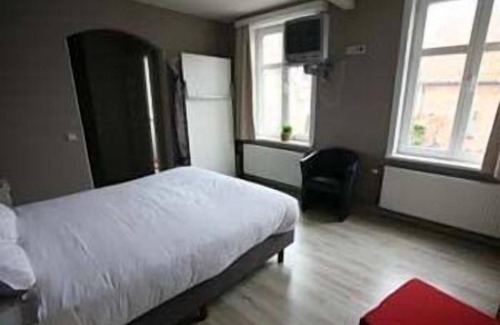 Westende Hotel | The Piper's Pub
