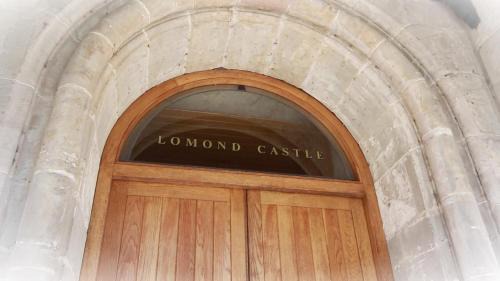 Arden Apartment | The Pipers No 7 Lomond Castle