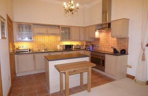 Arden Cottage | The Pipers No7 Lomond Castle -Sleeps 2-4 - sleeps 4 guests in 1 bedroom