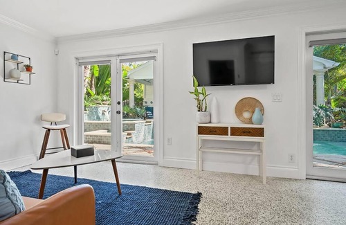Old Northwood Historic District Villa | The Place at Northwood