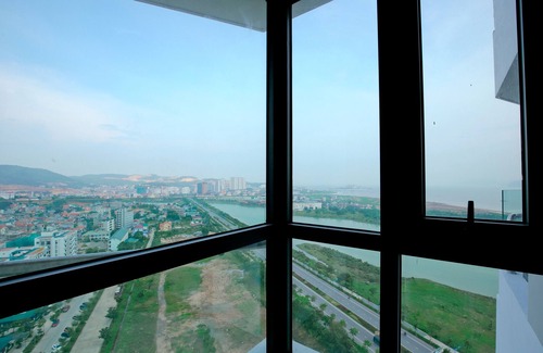 Ha Long Apartment | THe place is no longer available.