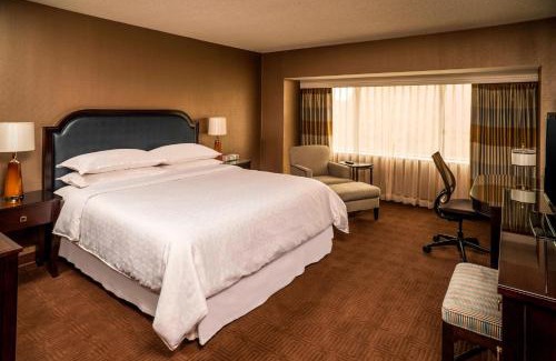 Uptown District Hotel | The Plaza Hotel Columbus at Capitol Square