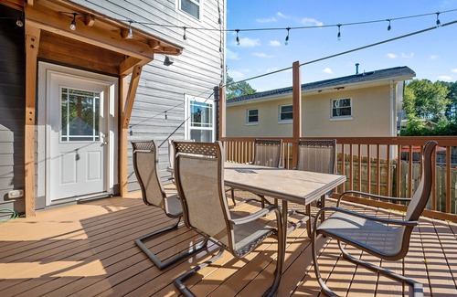 Southeast Raleigh House | The Pluma: Chic & Cozy near DT