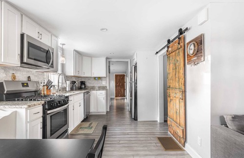 Buttermilk Bay House | The Plymouth Cottage: 2BD/2BA