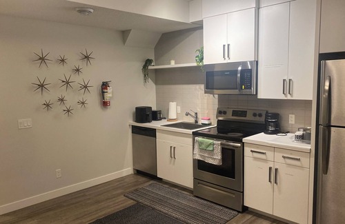 Calgary House | The PolkaDot YYCAirport PrivateEntry SmartTV