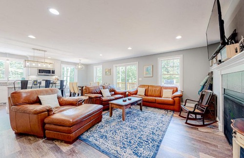 Eidelweiss Village House | The Pond Retreat