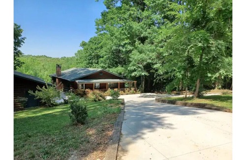 Cadiz House | The Ponderosa - 2 Story, 3 bedroom, 2 bath & den