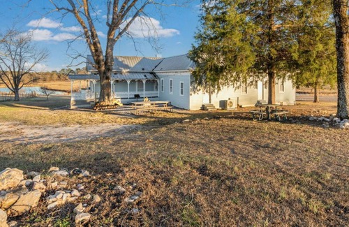 Eclectic Cottage | The Ponderosa Bunkhouse, Minutes from Lake Martin!