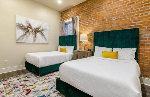 Central Business District Apartment | The Pontchartrain