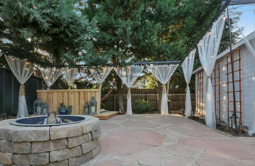 Visalia House | The Pool House: A Private Oasis w/Firepit & More! | 1 Bed, 1 Bath