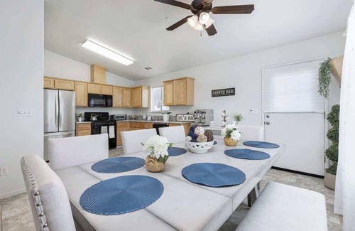 Armona House | The Poppy House 4bd near NAS
