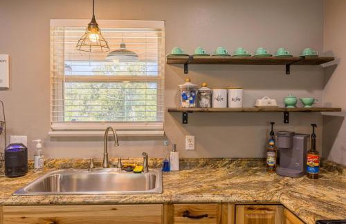 Hoyt House | The Porch House
