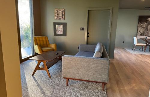 Brookhaven Hotel | The Porches at Ole Brook