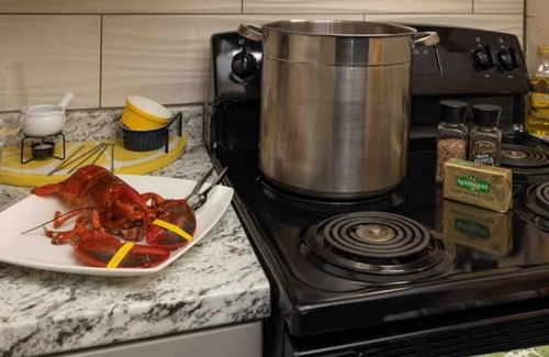 Hampton Condo | The Posh Plum - Fun and Easy Beach Vacation - In the Heart of it All