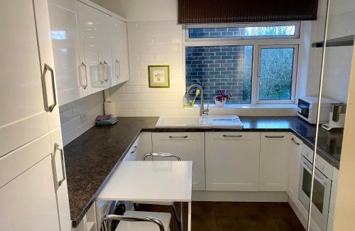 Shortlands Apartment | The Premier Living Experience Entire 2-Bedroom Modern Apartment