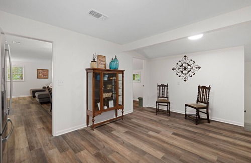 Hattiesburg House | The Prince George House/Midtown Home/Close to Forest General Hospital & USM!