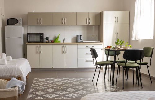 Haifa Apartment | The Printhouse Downtown Studio 10