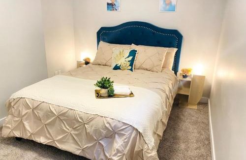 Northwest Edmonton House | The Private Central Edmonton Suite - Comfortable & Fully-Equipped Basement Suite